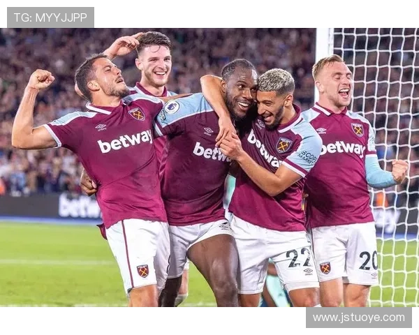 输曼联后嘘声四起放下争冠或破局